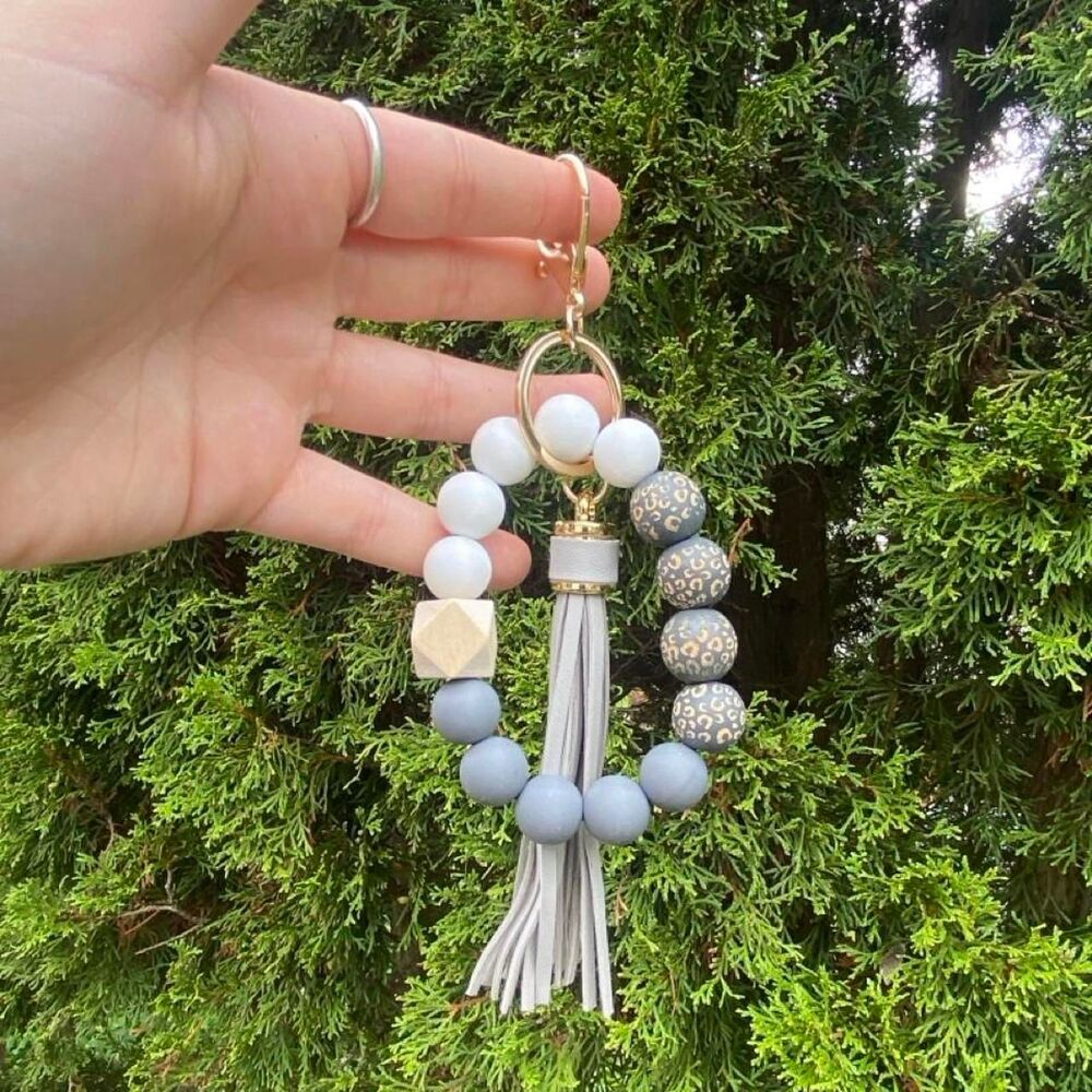 Grey/White Cheeta Print Beaded keychain
